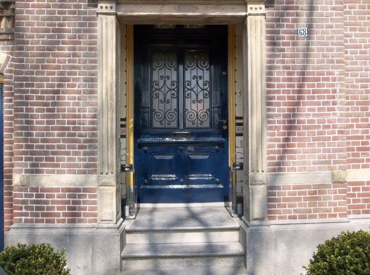 A doorway on the Zeiderzee in Holland