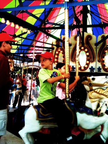 merry go round ride